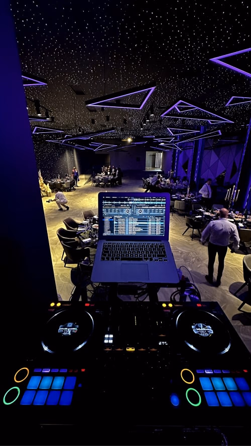 Celodnevni DJ nastup